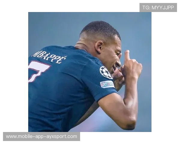 巴黎圣日耳曼中场渗透连连敲开禁区