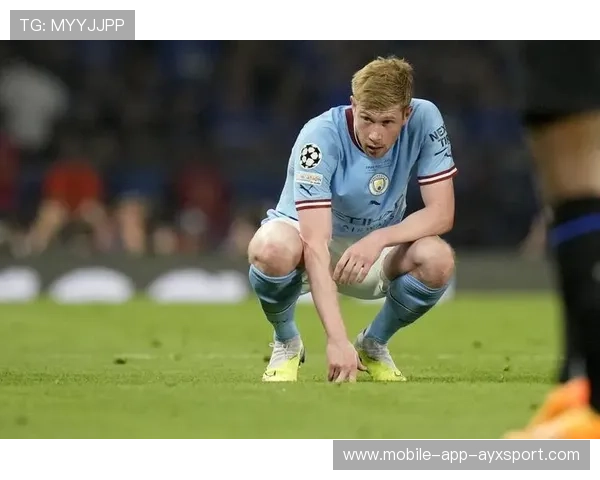 曼城中路穿透后形成绝佳机遇，德布劳内一脚命中